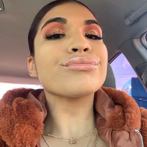 Meet your Posher, Leticia